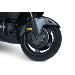Czarne słony tarcz hamulcowych motocykla Honda GL1800 / KY-7460 na motocyklu