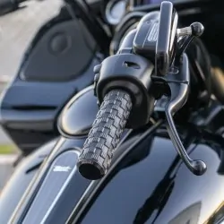 Czarne manetki Arlen Ness AirTrax Harley-Davidson rolgaz linkowy / ARLEN 07-350 moto2