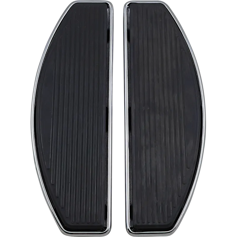 Czarne aluminiowe podesty kierowcy Harley-Davidson Softail od 2018 roku.