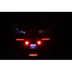 Podświetlenie na kufry boczne ze światłem pozycyjnym i stop Harley Touring 2014- / PE 20402357