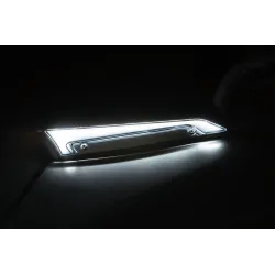 Listwa podszybia Kuryakyn Tracer ze światłem pozycyjnym LED Harley Road Glide 2015- chrom / KY-2945